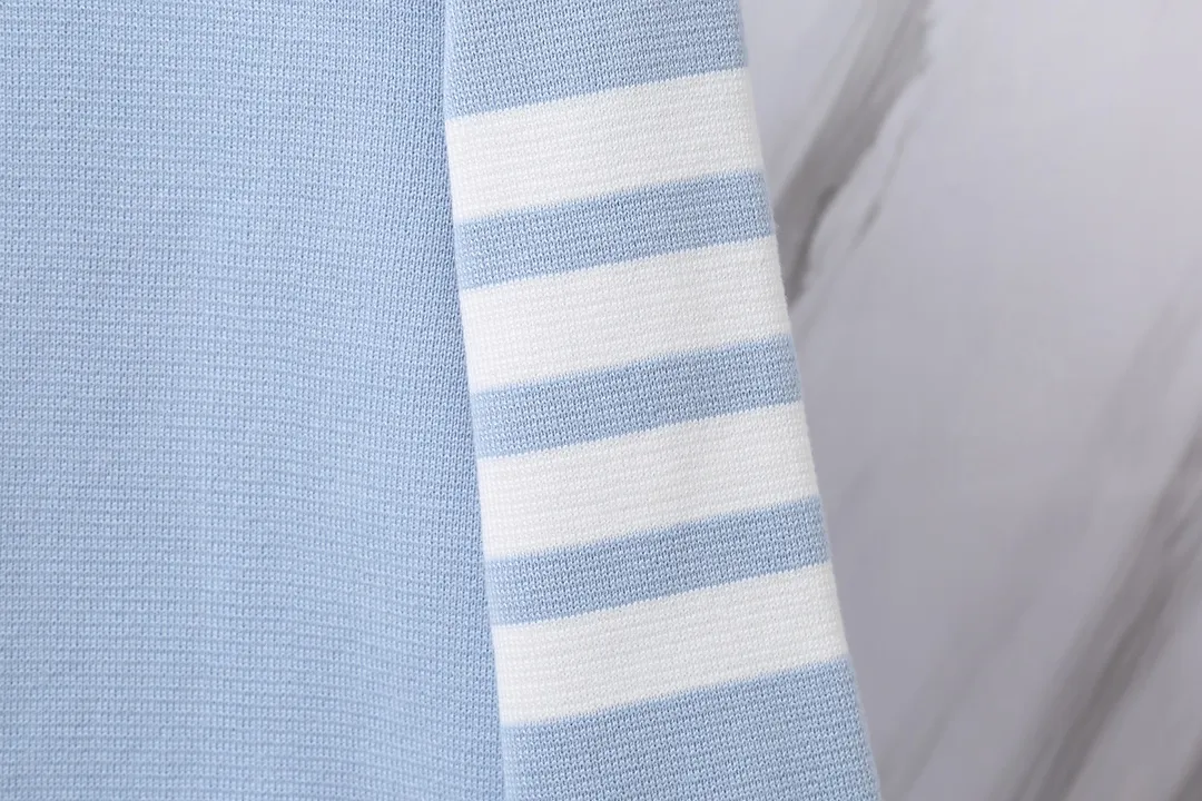 ：M 02 （TBClassic ） THOM BROWNE .TBClassic Breathable Same Style ：White/Navy Blue /Gray/ Blue Size：1/2/3/4